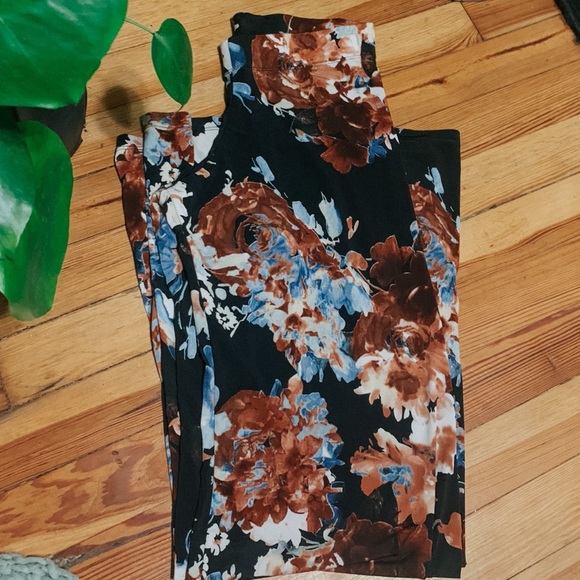 Lauren Helena Floral Bell Bottoms - Picture 2 of 4